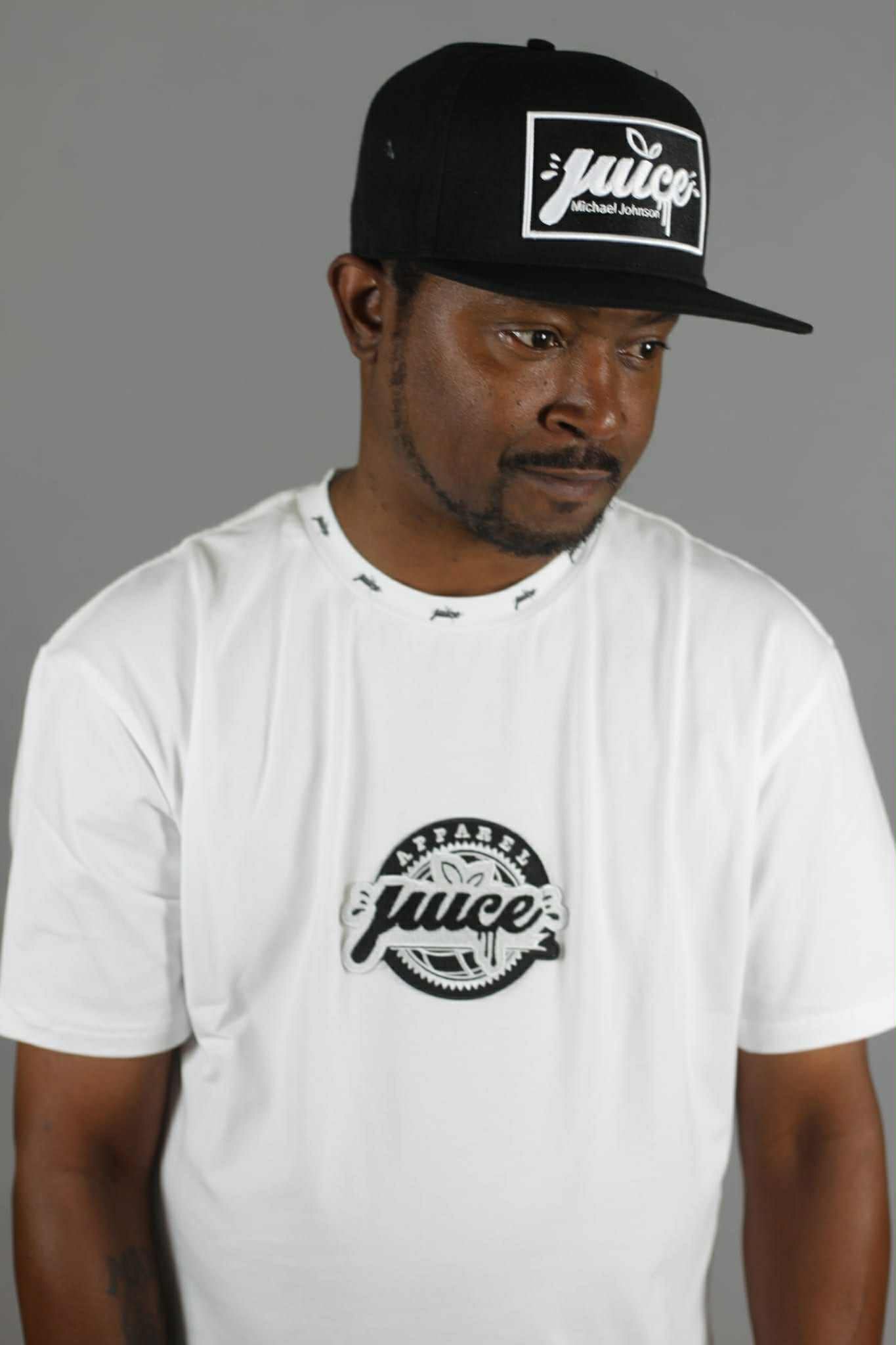JUICE EMBROIDERY PATCH CREAM CASUAL TEE